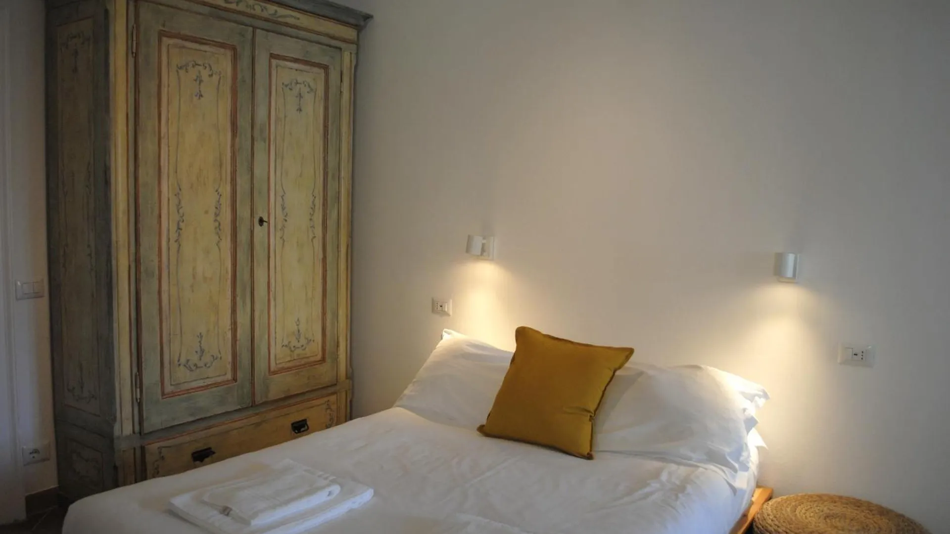 Center Town Studio Bellagio Apartment